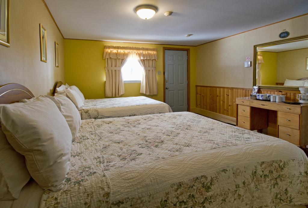 Mackenzie Motel & Cottages Шелберн Экстерьер фото