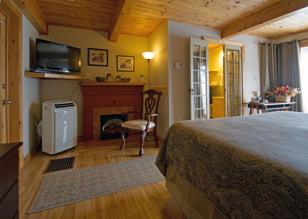 Mackenzie Motel & Cottages Шелберн Экстерьер фото