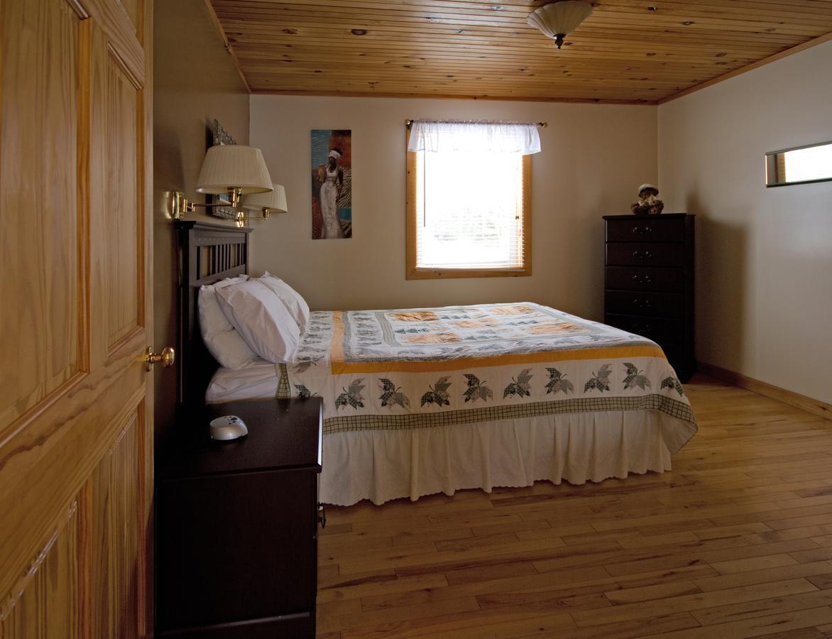 Mackenzie Motel & Cottages Шелберн Экстерьер фото